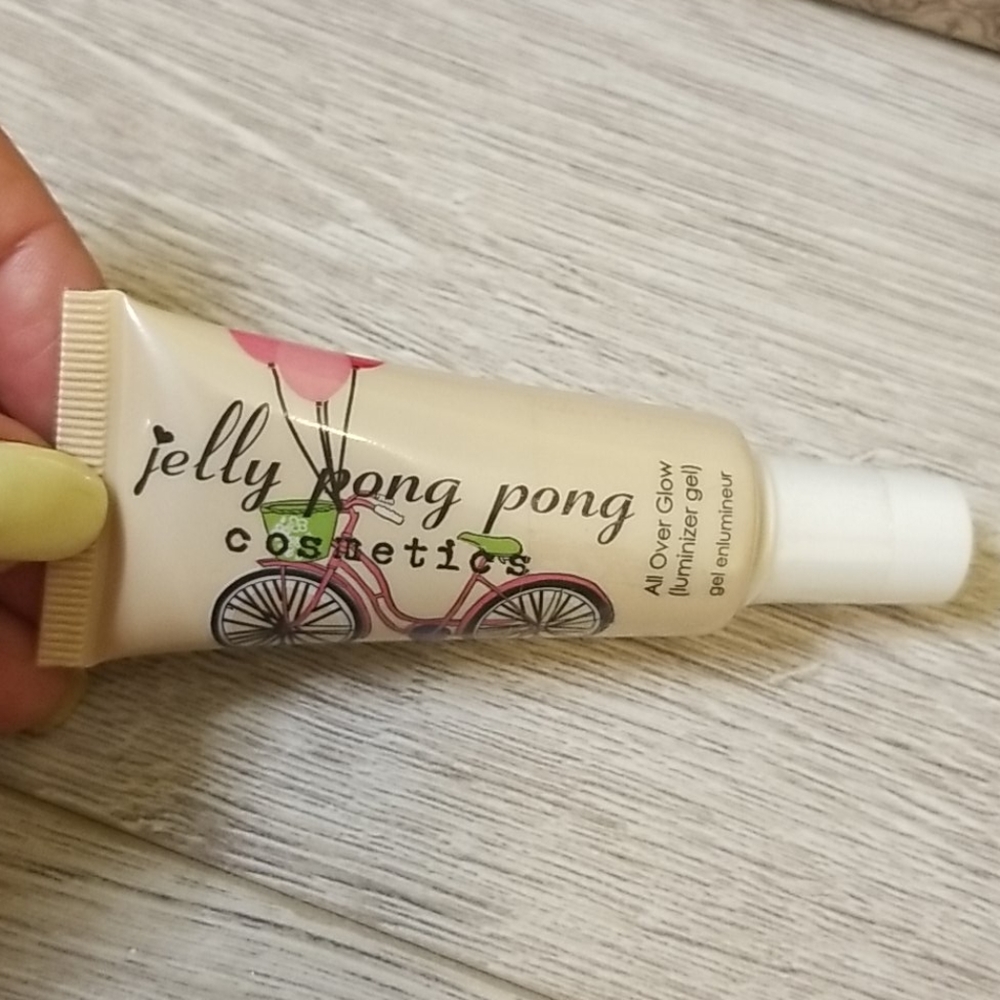 Jelly Pong Pong All Over Glow luminizer gel